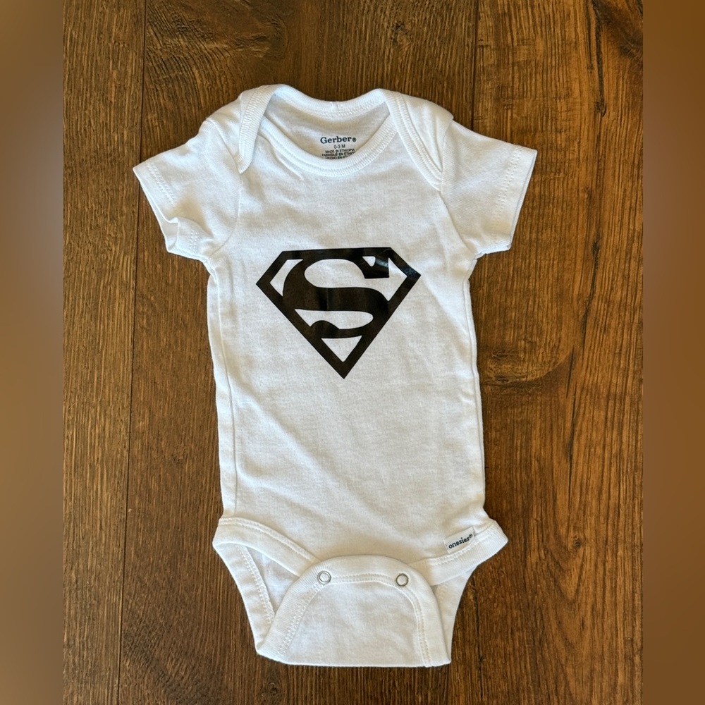 ✨4/$15✨ Superman Baby Onesie Gerber Size Various